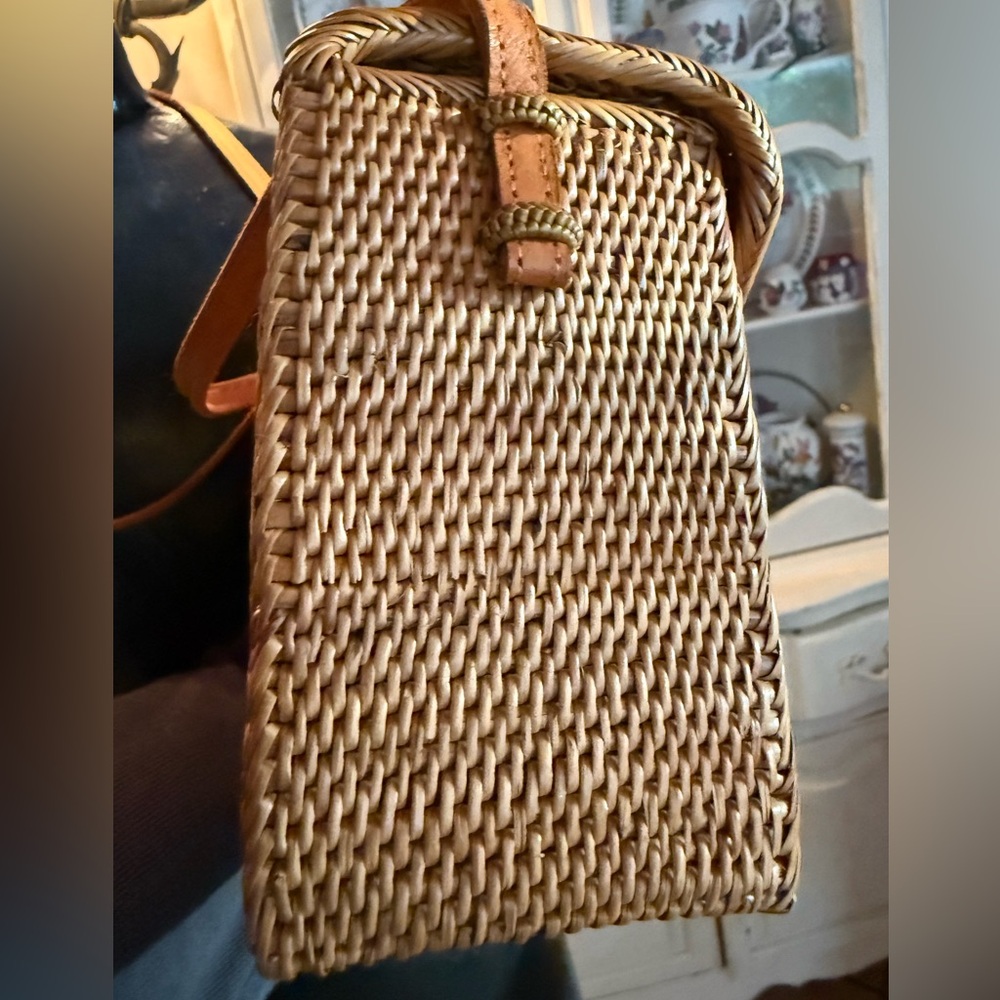Street Level Rattan Box Crossbody Bag - Picture 4 of 12